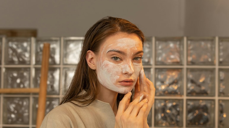 Skincare से लेकर Haircare प्रोडक्ट्स तक, Myntra से भारी छूट में खरीदें Forest Essentials के शानदार प्रोडक्ट्स Skincare से लेकर Haircare प्रोडक्ट्स तक, Myntra से भारी छूट में खरीदें Forest Essentials के शानदार प्रोडक्ट्स