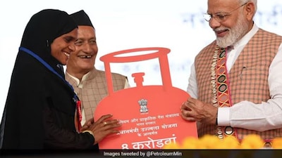 प्रधानमंत्री उज्ज्वला योजना' के 9 वर्ष, देश में स्वच्छ ईंधन से बेहतर हुईं  करोड़ों जिंदगियां | Pradhanmantri Ujjwala Yojana completes 9 years