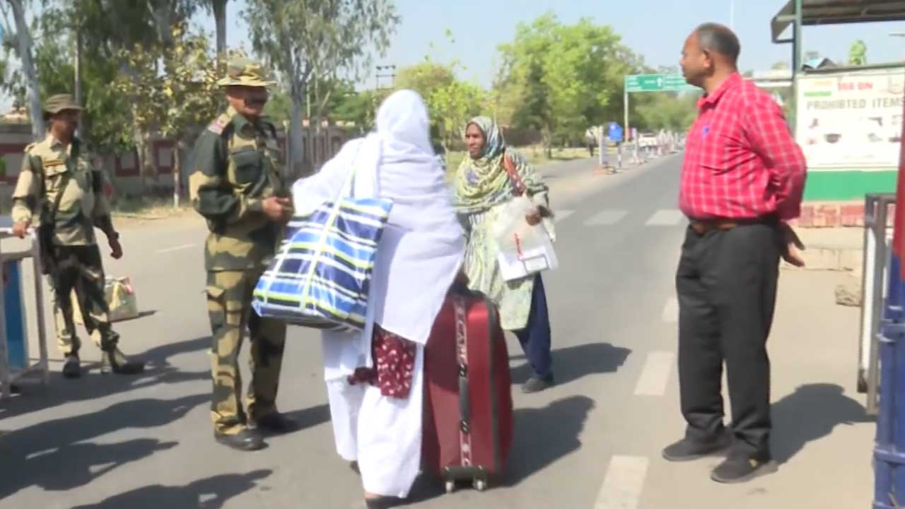 Pakistani Nationals Line Up At Attari Border As Deadline To Leave Country Ends Today