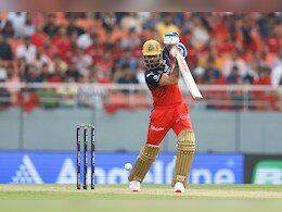 RCB vs RR: एक गलती और IPL इतिहास के इस बड़े रिकॉर्ड को अपने नाम करने से चूक गए किंग कोहली RCB vs RR: एक गलती और IPL इतिहास के इस बड़े रिकॉर्ड को अपने नाम करने से चूक गए किंग कोहली
