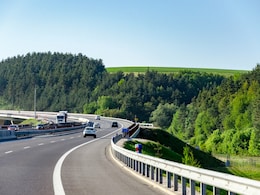 NHAI To Install QR Code Signboards With Highway, Emergency And Utility Details NHAI To Install QR Code Signboards With Highway, Emergency And Utility Details