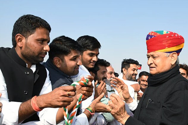 अशोक गहलोत की सरकार के कार्यकाल में भी रोजगार मेले लगते थे (File) अशोक गहलोत की सरकार के कार्यकाल में भी रोजगार मेले लगते थे (File)