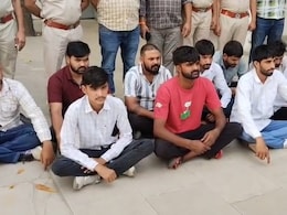 Rajasthan:  जेल से बेल पर बाहर आए साथी को लेने पहुंचे हिस्ट्रीशीटर समेत 12 लोग हुए गिरफ्तार, 7 गाड़ियां भी जब्त Rajasthan:  जेल से बेल पर बाहर आए साथी को लेने पहुंचे हिस्ट्रीशीटर समेत 12 लोग हुए गिरफ्तार, 7 गाड़ियां भी जब्त