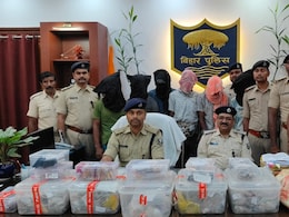 कटिहार में सोना-चांदी चोरी गिरोह का पर्दाफाश, सात गिरफ्तार, डेढ़ करोड़ का माल बरामद कटिहार में सोना-चांदी चोरी गिरोह का पर्दाफाश, सात गिरफ्तार, डेढ़ करोड़ का माल बरामद