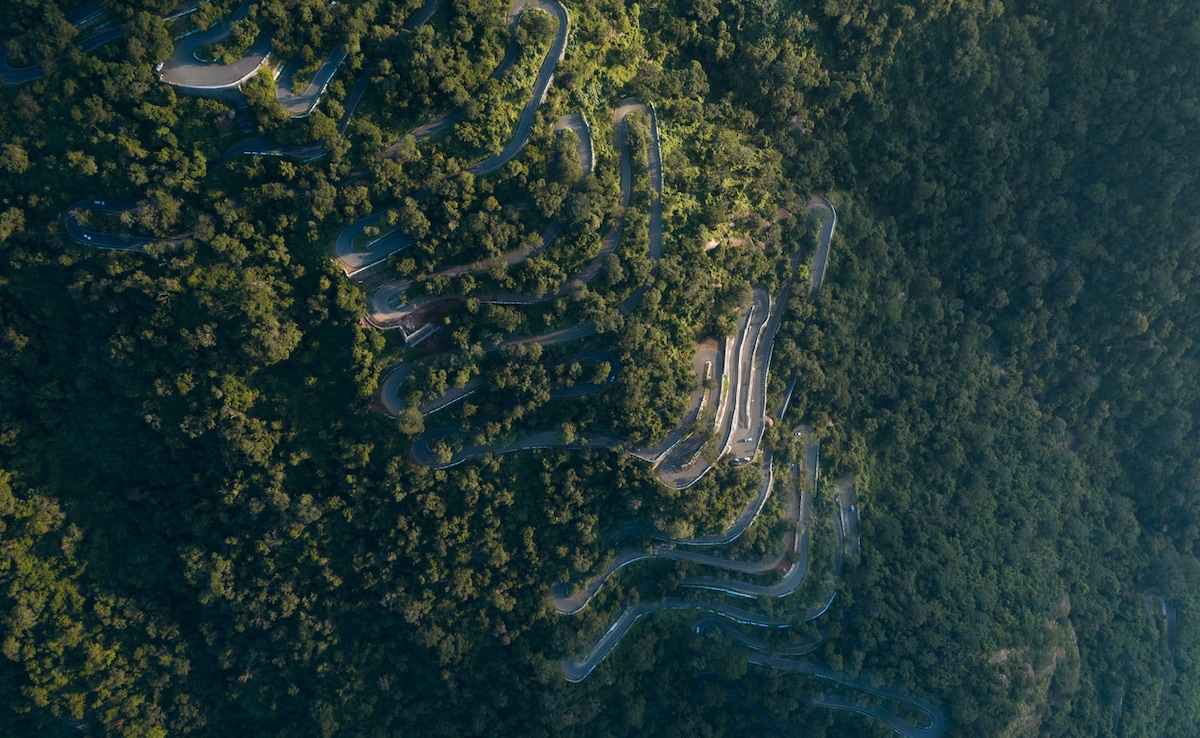 Има нещо диво освобождаващо в пътешествие прозорци надолу музика