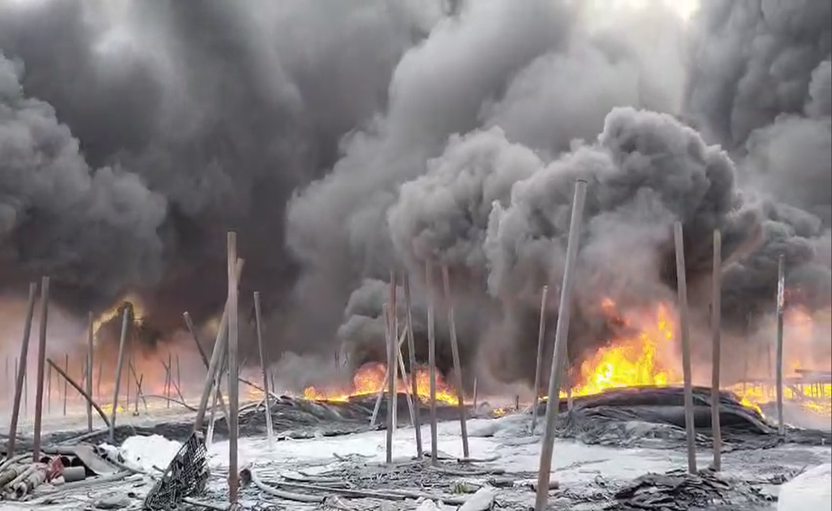 Dhar: पीथमपुर में भीषण आग! स्प्रिंग फैक्ट्री के बाद अब पाइप कंपनी में उठी लपटें, कई किलोमीटर तक दिखा धुआं