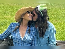 ICYMI: Elizabeth Hurley Made It Instagram Official With Miley Cyrus's Father Billy Ray Cyrus ICYMI: Elizabeth Hurley Made It Instagram Official With Miley Cyrus's Father Billy Ray Cyrus