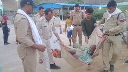 मानवता शर्मसार! बुजुर्ग से 2.5 लाख रुपये हड़पने के बाद परिवार ने नाले में फेंका, पुलिस ने रेस्क्यू कर पहुंचाया अस्पताल