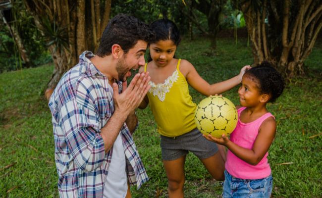 How Can We Ensure A Balanced Childhood? Experts' Parental Guidance To Reduce Screen Time How Can We Ensure A Balanced Childhood? Experts' Parental Guidance To Reduce Screen Time