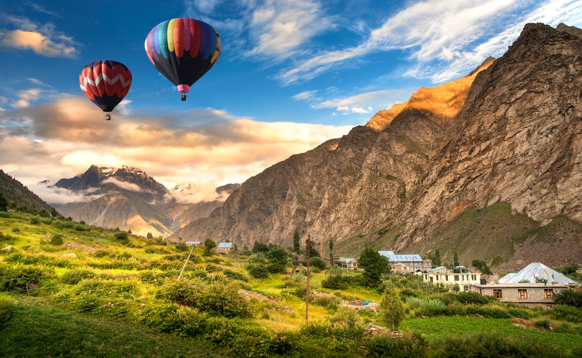 Снимка Това Плавате хиляди фута над земята като светът се