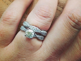 उंगली पर अचानक फंसने लगी है रिंग तो यह हो सकती है वजह, एक्सपर्ट ने बताया कैसे दूर होगी यह फूली उंगलियों की दिक्कत उंगली पर अचानक फंसने लगी है रिंग तो यह हो सकती है वजह, एक्सपर्ट ने बताया कैसे दूर होगी यह फूली उंगलियों की दिक्कत