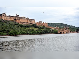 Rajasthan Weather: राजस्थान में 45 डिग्री तक पहुंचा पारा, कहीं बारिश से राहत तो कहीं लू का कहर, इन जिलों में येलो अलर्ट Rajasthan Weather: राजस्थान में 45 डिग्री तक पहुंचा पारा, कहीं बारिश से राहत तो कहीं लू का कहर, इन जिलों में येलो अलर्ट