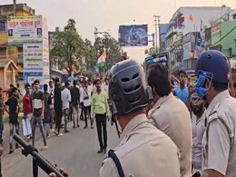 मुर्शिदाबाद में वक्फ कानून को लेकर हुई हिंसा के सिलसिले में 22 लोग गिरफ्तार मुर्शिदाबाद में वक्फ कानून को लेकर हुई हिंसा के सिलसिले में 22 लोग गिरफ्तार