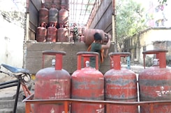 LPG, CNG Price Rise: Middle-Class Families And Small Business Owners Respond LPG, CNG Price Rise: Middle-Class Families And Small Business Owners Respond