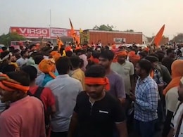 आगरा में उग्र हुआ करणी सेना का प्रदर्शन, हाईवे ब्लॉक, सपा सांसद से माफी की मांग; बढ़ाई गई सुरक्षा आगरा में उग्र हुआ करणी सेना का प्रदर्शन, हाईवे ब्लॉक, सपा सांसद से माफी की मांग; बढ़ाई गई सुरक्षा