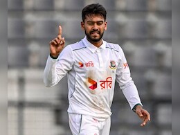 BAN vs ZIM: बांग्लादेश के मेहदी हसन मिराज ने वसीम अकरम का महारिकॉर्ड तोड़ विश्व क्रिकेट में मचाई खलबली, ऐसा करने वाले पहले गेंदबाज बने