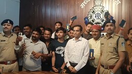 Chhatarpur Police: छतरपुर पुलिस ने 12 लाख रुपये के मोबाइल फोन किए रिकवर, कई जिलों में चला अभियान