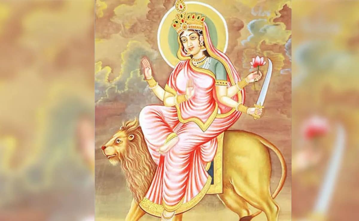 Navratri 6th Day Bhog: नवरात्रि के छठे दिन मां कात्यायनी को लगाएं शहद से बनी इस चीज का भोग, नोट करें रेसिपी