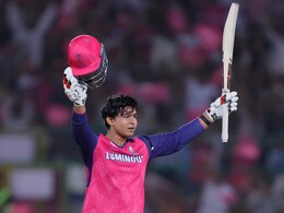 Vaibhav Suryavanshi :वडिलांनी जमीन विकली, बेरोजगार झाले, वैभव सूर्यवंशीला घडवण्यासाठी धडपडणाऱ्या बापाची गोष्ट!