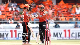 IPL 2025 : युवराजच्या शिष्याचा धावांचा 'अभिषेक' SRH च्या स्टारनं सेंच्युरीनंतर दाखवलेल्या चिठ्ठीत काय मजकूर होता?