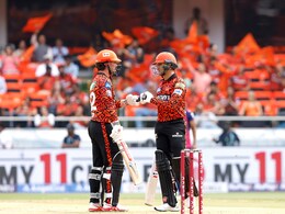 IPL 2025 : युवराजच्या शिष्याचा धावांचा 'अभिषेक' SRH च्या स्टारनं सेंच्युरीनंतर दाखवलेल्या चिठ्ठीत काय मजकूर होता?