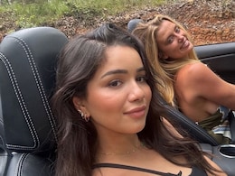 Sara Tendulkar's Dewy Base And Wavy Tresses Is An Ideal Travel Makeup Look