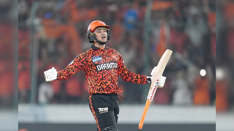 'सहवाग से सीखो', IPL 2026 से पहले भारतीय दिग्गज ने SRH स्टार अभिषेक शर्मा को दे दी चेतावनी