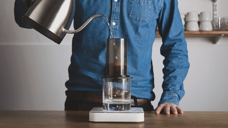 Cafe जैसी Coffee बनाने के लिए इन शानदार Pro Tips का करें यूज़, साथ ही पाएं Coffee Makers पर अफोर्डेबल डील्स Cafe जैसी Coffee बनाने के लिए इन शानदार Pro Tips का करें यूज़, साथ ही पाएं Coffee Makers पर अफोर्डेबल डील्स