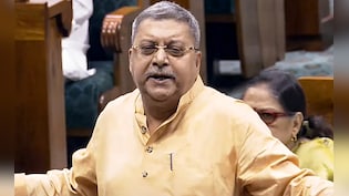 आप हमको बाहर डार्लिंग कहकर पुकारता है और इधर ... लोकसभा में टीएमसी MP के बयान पर जब लोटपोट हो गए सभी सांसद