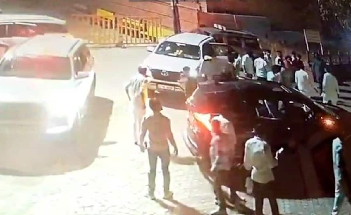 Group Of People Force Entry Into Madhya Pradesh Temple, Beat Priest For Not Opening Gates