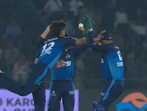 Naseem Shahs Brother Accidentally Hits Teammate During PSL Match. Viral Video Has Internet On Overdrive