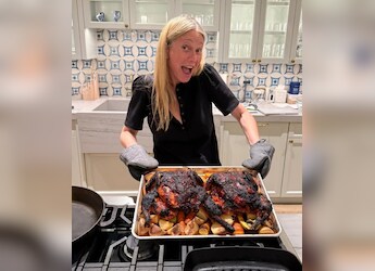 Gwyneth Paltrow Is Eating Bread And Cheese Again, Ditches Years-Long Paleo Diet Gwyneth Paltrow Is Eating Bread And Cheese Again, Ditches Years-Long Paleo Diet