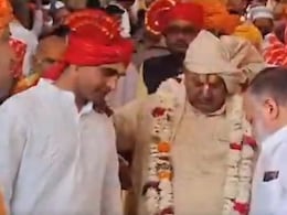 बैंड, बाजा, ऊंट और हाथी-घोड़े...300 साल पुरानी परंपरा तोड़ बाहर निकले हनुमानगढ़ी के महंत प्रेमदास बैंड, बाजा, ऊंट और हाथी-घोड़े...300 साल पुरानी परंपरा तोड़ बाहर निकले हनुमानगढ़ी के महंत प्रेमदास