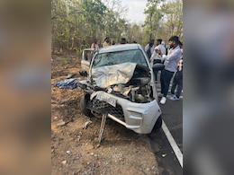 गरियाबंद में बारातियों से भरी पिकअप हुई हादसे का शिकार; खौफनाक टक्कर में 9 लोग हुए लहूलुहान, एक की मौत