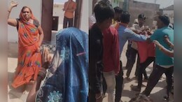 दलित दूल्हा घोड़ी पर बैठा तो लोगों ने पथराव कर की मारपीट, बारातियों के चप्पलें पहनने पर भी मचा जमकर बवाल&nbsp;