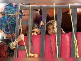 पाकिस्तान ने 10 दिन में 25 हजार अफगानों को निकाला, संभालना मुश्किल या तालिबान पर दबाव की कोशिश? पाकिस्तान ने 10 दिन में 25 हजार अफगानों को निकाला, संभालना मुश्किल या तालिबान पर दबाव की कोशिश?
