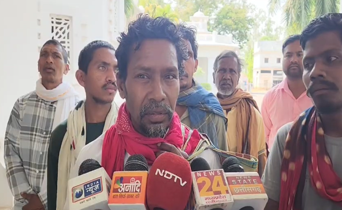 CG में राष्ट्रपति के 'दत्तक पुत्रों' को नहीं मिल पा रहीं बुनियादी सुविधाएं, कलेक्टर ऑफिस में लगाई गुहार
