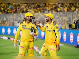 CSK vs DC: गायकवाड़ नहीं बल्कि धोनी करेंगे चेन्नई की कप्तानी? माइकल हसी ने कप्तान पर अपडेट देकर मचाई सनसनी CSK vs DC: गायकवाड़ नहीं बल्कि धोनी करेंगे चेन्नई की कप्तानी? माइकल हसी ने कप्तान पर अपडेट देकर मचाई सनसनी