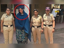 Kalyan News: दिसायला सुंदर पण कारनामे भयंकर! कॉलेजच्या विद्यार्थ्यांबरोबर 'तिने' काय केलं? Kalyan News: दिसायला सुंदर पण कारनामे भयंकर! कॉलेजच्या विद्यार्थ्यांबरोबर 'तिने' काय केलं?