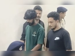आईपीएल क्रिकेट पर लग रहा था सट्टा, पुलिस ने तीन आरोपियों को दबोचा आईपीएल क्रिकेट पर लग रहा था सट्टा, पुलिस ने तीन आरोपियों को दबोचा