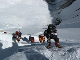 Everest Climb: माउंट एवरेस्ट चढ़ने की है ख्वाहिश? जान लीजिए एक व्यक्ति पर कितना आता है खर्चा Everest Climb: माउंट एवरेस्ट चढ़ने की है ख्वाहिश? जान लीजिए एक व्यक्ति पर कितना आता है खर्चा