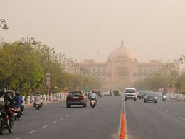 Rajasthan weather: राजस्थान को 72 घंटे बाद मिलेगी भीषण गर्मी से राहत, धूल भरी आंधी और बारिश का अलर्ट Rajasthan weather: राजस्थान को 72 घंटे बाद मिलेगी भीषण गर्मी से राहत, धूल भरी आंधी और बारिश का अलर्ट