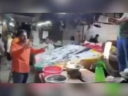 Opposition Alleges Chittaranjan Park Fish Sellers Threatened, BJP Says "False" Opposition Alleges Chittaranjan Park Fish Sellers Threatened, BJP Says "False"