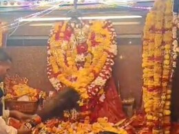 Navratri 2025: राजस्थान के इस मंदिर में लकवा ठीक होने की मांगते हैं मन्नत, पूरी होने पर चढ़ाते हैं लकड़ी के हाथ-पैर