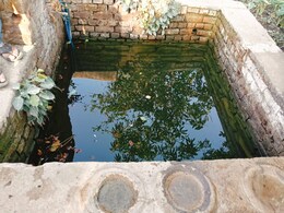 Death in Well: घर के बाड़े में बने कुएं पर नहाने गई थी 12 साल की मासूम, पैर फिसला और जा गिरी गहरे पानी में... बाहर आने तक तोड़ चुकी थी दम