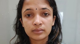 शिक्षिकेनं विद्यार्थ्याच्या वडिलांना प्रेमाच्या जाळ्यात ओढलं, आणि सुरु झाला खेळ! शाळेत बोलावलं आणि...
