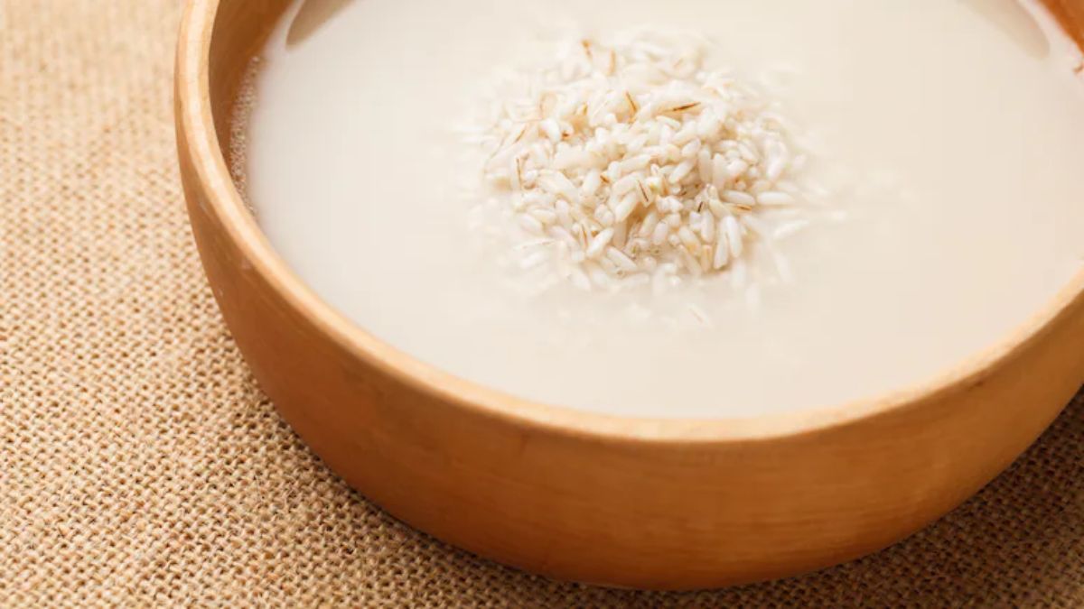 क्या Rice Water से स्किन पर ग्लो आता है? जानें फेस पर चावल का पानी लगाने के फायदे और नुकसान
