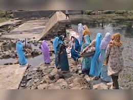 झांसी: महिलाओं की मेहनत लाई रंग! रोक दिया टूटे बांध का रिसाव