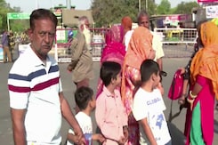 Pak Nationals Start Arriving At Wagah Border Ahead Of Deadline To Leave India Pak Nationals Start Arriving At Wagah Border Ahead Of Deadline To Leave India