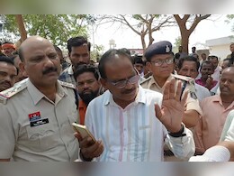 जनता को हलके में न लें साहब! छत्तीसगढ़ में नाराज गांव वालों ने इस वजह से सरकारी अफसर को बना लिया बंधक